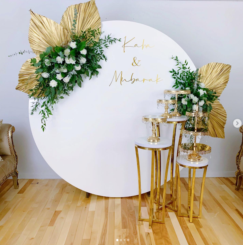 Gold Luxe Pedestal Stand – Small (Round Top) | Rental rental in Ottawa